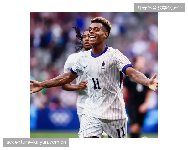 盖拉·杜埃面对效力法国队的弟弟德西雷·杜埃时表现出色,主导逆转 盖拉·杜埃面对效力法国队的弟弟德西雷·杜埃时表现出色,主导逆转